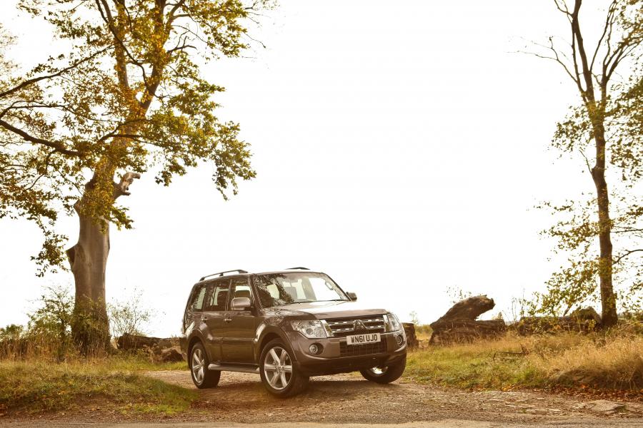  Mitsubishi Shogun 2012 года  (UK) (фото 6 из 17)